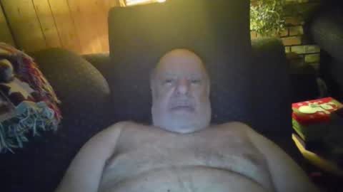 Snapshot of bearmantitsx chatting on December 23, 2025, 7:39 am Please suck my nipples and cam with me now to a hot orgasm together on cam online show from December 23, 2025, 7:39 am