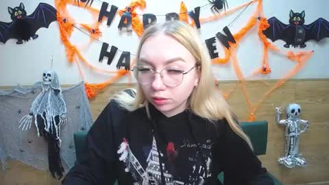 BeatriceFlyy online show from October 21, 2025, 12:50 pm