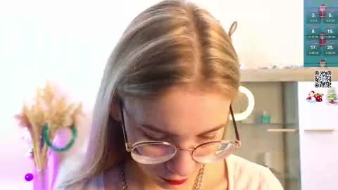 Kate online show from December 22, 2024, 5:12 am