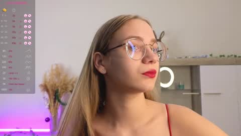 Kate online show from December 23, 2024, 5:06 am