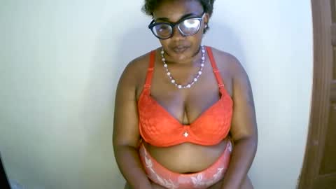 Snapshot of beautifulpeach2 chatting on January 19, 2025, 12:28 pm beautifulpeach2 online show from January 19, 2025, 12:28 pm