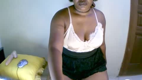 Snapshot of beautifulpeach2 chatting on January 23, 2025, 8:04 am beautifulpeach2 online show from January 23, 2025, 8:04 am