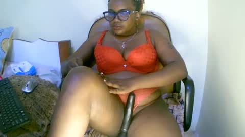 Snapshot of beautifulpeach2 chatting on February 22, 2025, 8:40 am beautifulpeach2 online show from February 22, 2025, 8:40 am