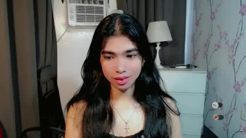 TRIXIE online show from February 25, 2026, 2:54 am