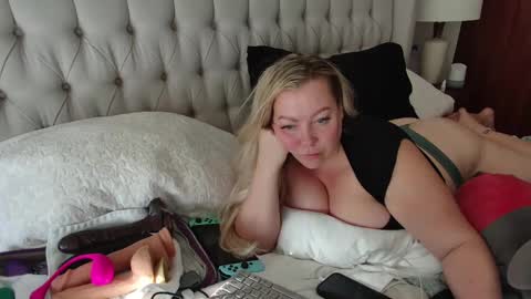 Snapshot of beauty4agent chatting on January 20, 2025, 2:57 pm beauty4agent online show from January 20, 2025, 2:57 pm