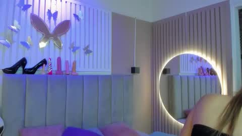 Chantall online show from February 11, 2026, 3:44 am