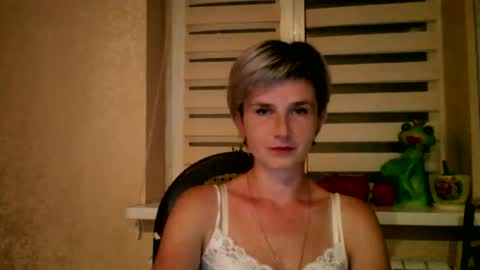 Snapshot of beautyksenia chatting on September 15, 2025, 6:19 pm BeautyKsenia online show from September 15, 2025, 6:19 pm
