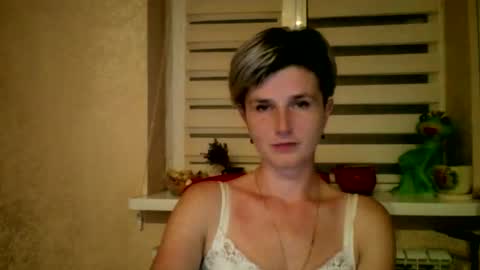 Snapshot of beautyksenia chatting on October 17, 2025, 6:54 pm BeautyKsenia online show from October 17, 2025, 6:54 pm