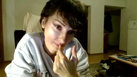 Snapshot of bebacksooon chatting on December 21, 2024, 7:27 pm Raluca online show from December 21, 2024, 7:27 pm