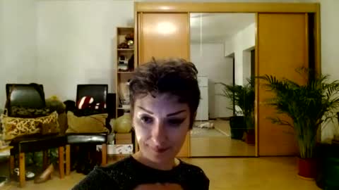 Snapshot of bebacksooon chatting on June 17, 2026, 8:10 pm Raluca online show from June 17, 2026, 8:10 pm