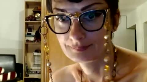 Snapshot of bebacksooon chatting on June 29, 2026, 7:47 pm Raluca online show from June 29, 2026, 7:47 pm