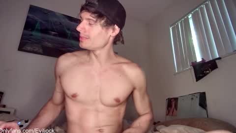 bebe  dust online show from October 19, 2025, 1:34 pm