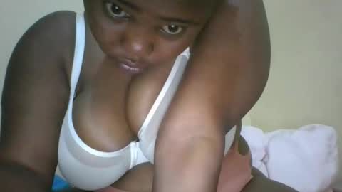 Snapshot of bebswee21 chatting on May 14, 2026, 2:24 pm bebswee21 online show from May 14, 2026, 2:24 pm