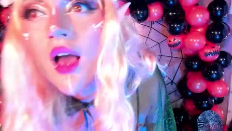 Rebecca  online show from October 22, 2025, 6:51 pm