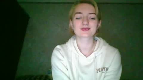 BeckiXJewelqw online show from April 20, 2026, 10:51 am