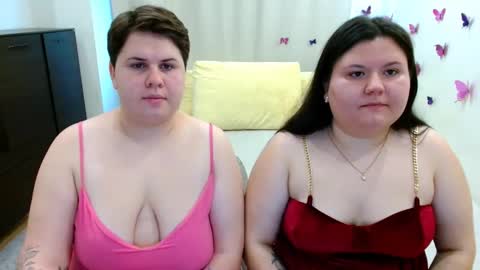 Snapshot of beckyandellen chatting on September 21, 2025, 10:06 am BeckyAndEllen online show from September 21, 2025, 10:06 am