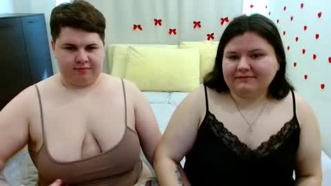 Snapshot of beckyandellen chatting on October 27, 2025, 9:57 am BeckyAndEllen online show from October 27, 2025, 9:57 am