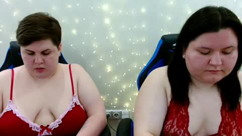 Snapshot of beckyandellen chatting on June 19, 2026, 11:03 am BeckyAndEllen online show from June 19, 2026, 11:03 am