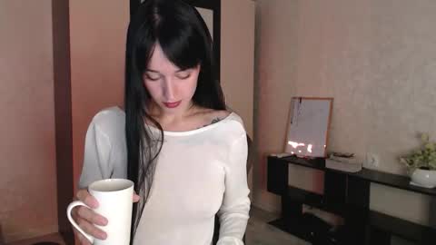 Violet online show from October 8, 2025, 2:09 am