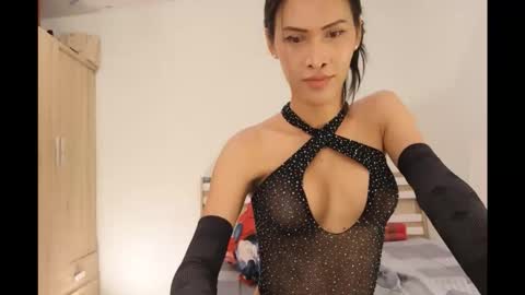 Snapshot of bee_thai chatting on October 12, 2025, 6:29 pm bee_thai online show from October 12, 2025, 6:29 pm