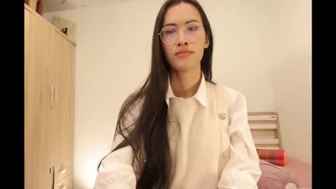 Snapshot of bee_thai chatting on November 7, 2025, 7:47 pm bee_thai online show from November 7, 2025, 7:47 pm