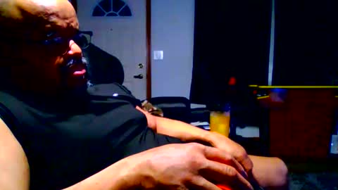 BEEF69DOG online show from June 6, 2026, 1:54 am
