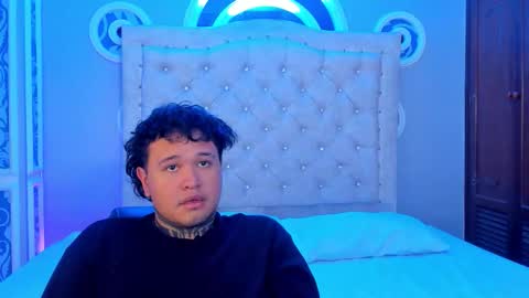 beele_and_evie online show from February 28, 2026, 8:10 pm