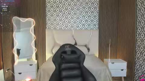 BELLA online show from October 26, 2025, 12:33 pm