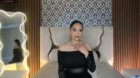 BELLA online show from December 16, 2025, 12:43 pm