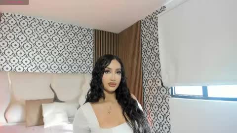 BELLA online show from May 26, 2026, 12:12 pm