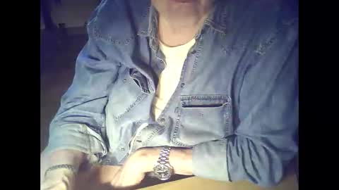 bekklove1 online show from April 12, 2026, 1:38 pm