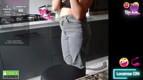 kevin and Bella online show from October 7, 2025, 6:21 am