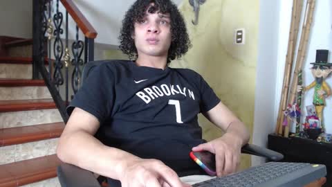 independent model online show from December 23, 2024, 11:17 pm