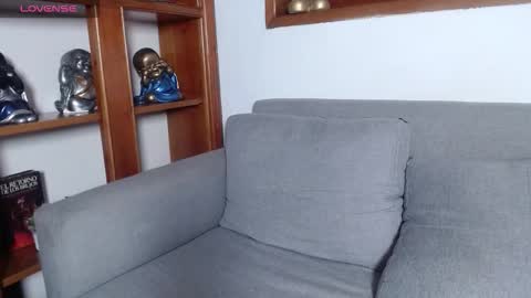 independent model online show from March 19, 2026, 12:36 am