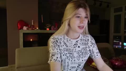 Bella online show from February 16, 2025, 6:54 pm