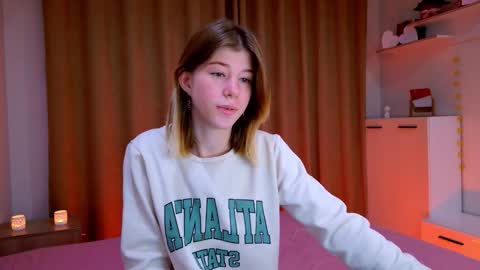 Bella online show from November 8, 2025, 3:01 pm