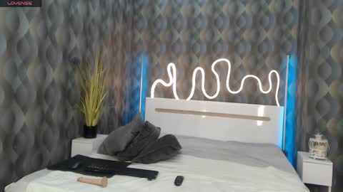 bella_blvack online show from June 3, 2026, 2:33 pm