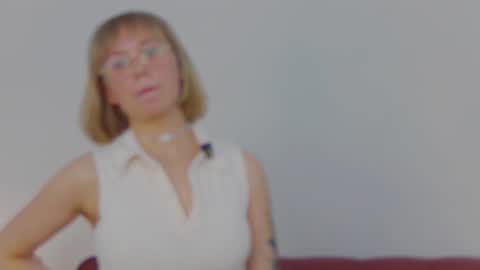 Snapshot of bella_carillo chatting on March 16, 2026, 1:37 pm Bella online show from March 16, 2026, 1:37 pm