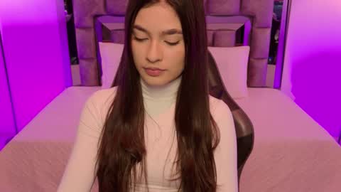 Bella  online show from November 14, 2025, 3:38 am