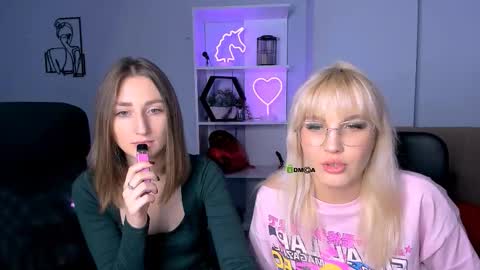 Snapshot of bella_cute12 chatting on November 6, 2025, 6:58 am Bella online show from November 6, 2025, 6:58 am