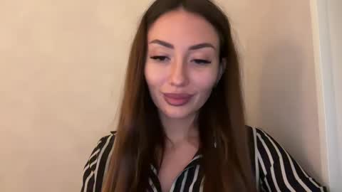 bella_foxxi online show from December 1, 2024, 6:52 pm