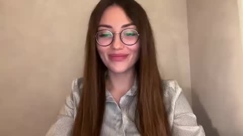 bella_foxxi online show from December 12, 2024, 4:43 pm