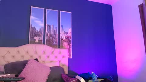 Valentina online show from May 19, 2026, 1:56 am