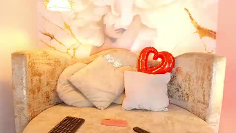 Snapshot of bella_moonlight_cr chatting on July 20, 2026, 4:27 am BELLA online show from July 20, 2026, 4:27 am