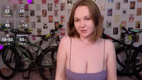 Bella online show from November 14, 2025, 7:45 pm