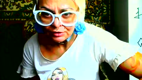 Snapshot of bella_nathalie chatting on November 12, 2025, 1:11 pm Bella Nathalie online show from November 12, 2025, 1:11 pm