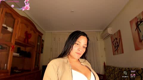 bella_pocahontas3 online show from January 8, 2025, 10:06 pm
