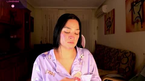 bella_pocahontas3 online show from March 1, 2025, 11:58 pm