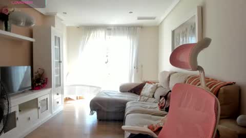 bella_pocahontas3 online show from September 14, 2025, 1:10 pm