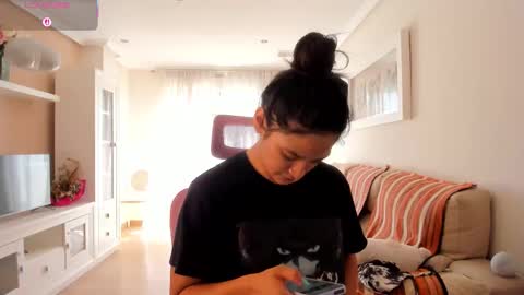 bella_pocahontas3 online show from September 15, 2025, 12:38 pm